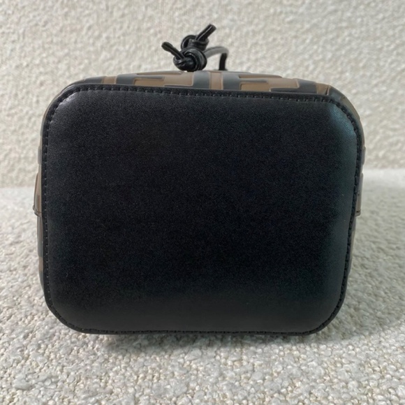 Authentic Fendi Mon Tresor Brown Leather mini-bag - Picture 3 of 16